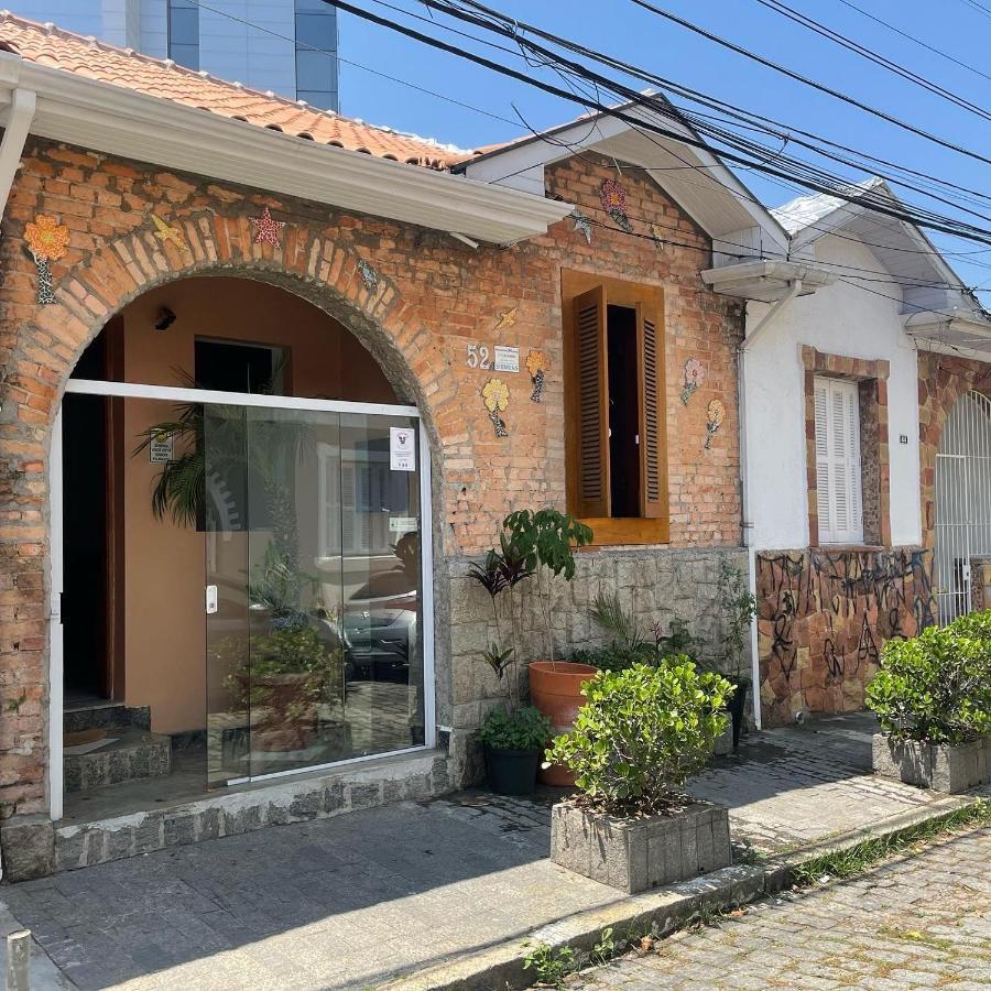 Casa De Tijolos Com Churrasqueira Vila Fechada サンパウロ エクステリア 写真